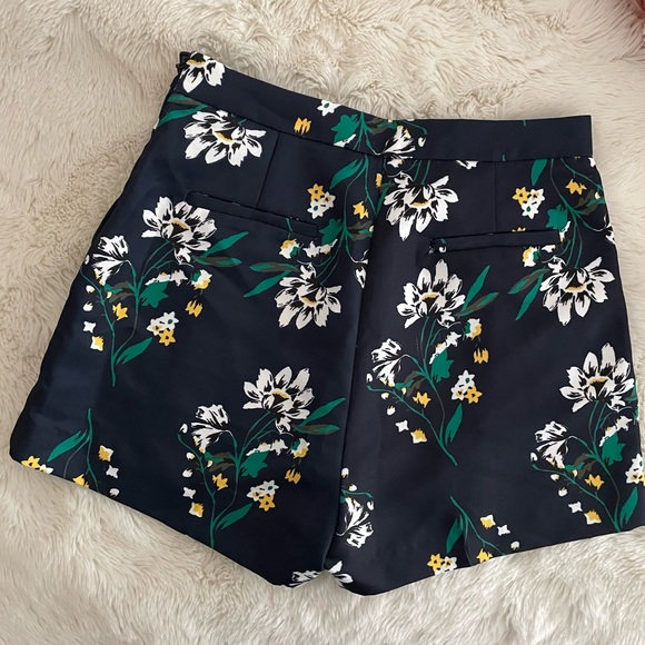 Endless rose high waisted shorts. Size small. Navy with floral print. - Picture 2 of 3